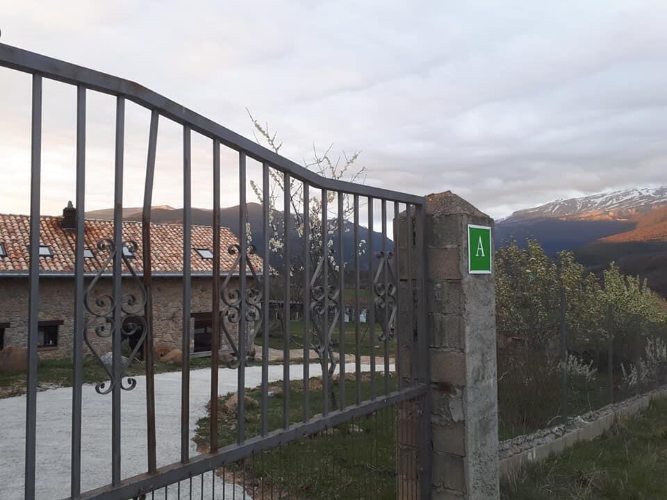 Albergue A'Noguera Кастьєльйо-де-Хака Екстер'єр фото